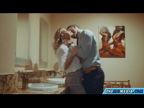 ❤️ Kun povekas blondi viettelee sinut julkisessa vessassa ️❌ Venäläinen porno at us fi.sayhentai.ru